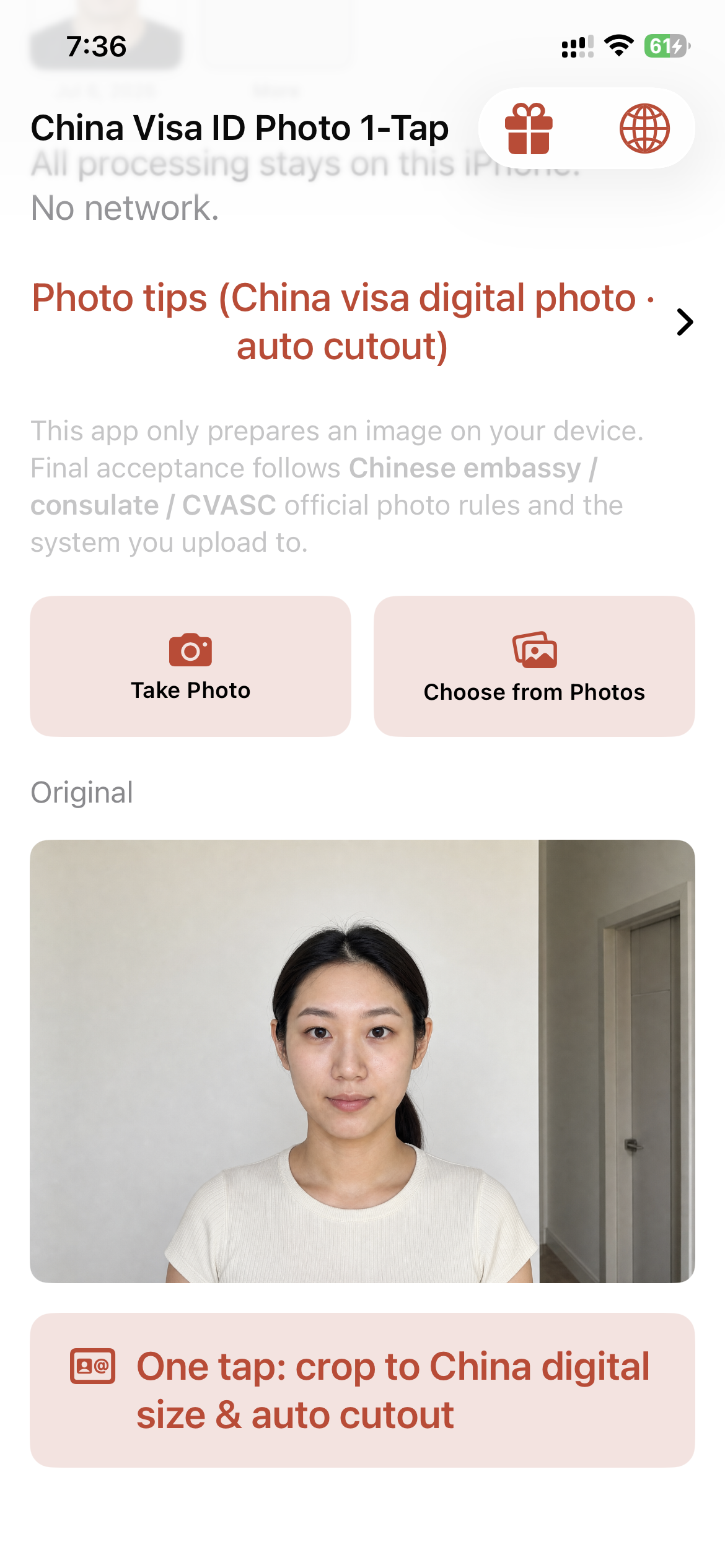 The China Visa ID Photo 1-Tap app showing the Original photo screen with a crop and remove background button